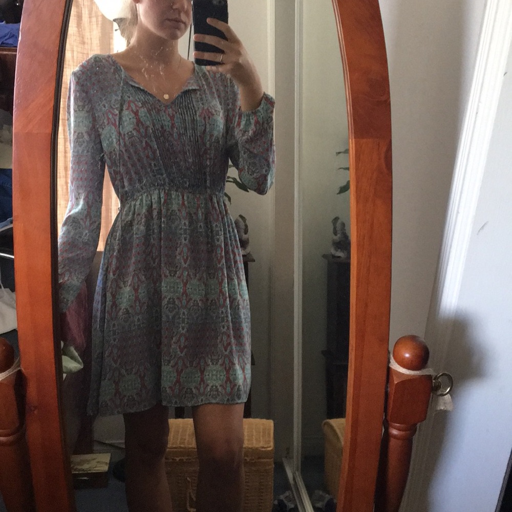 Longe sleeve dress
